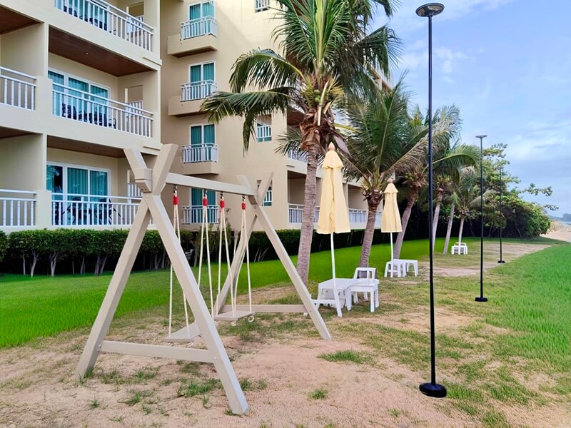 Royal Phala Cliff Beach Resort & Spa : Beach Area